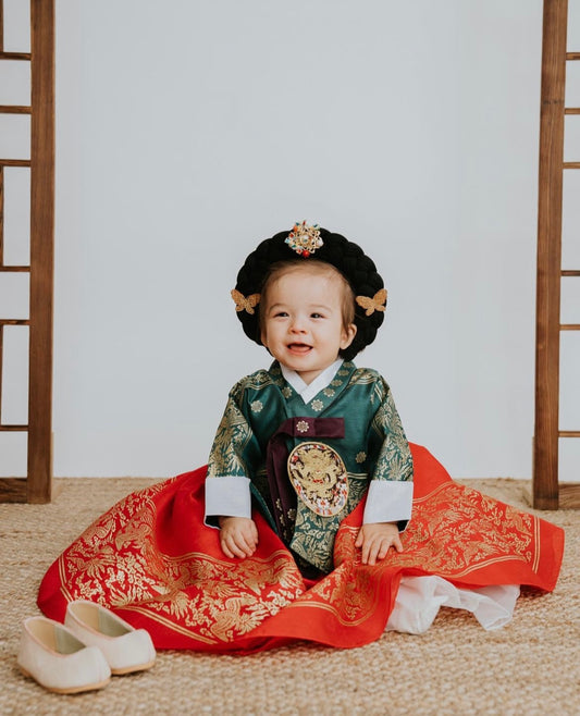 Baekil & Dohl Hanbok Fitting Service (30 minutes)